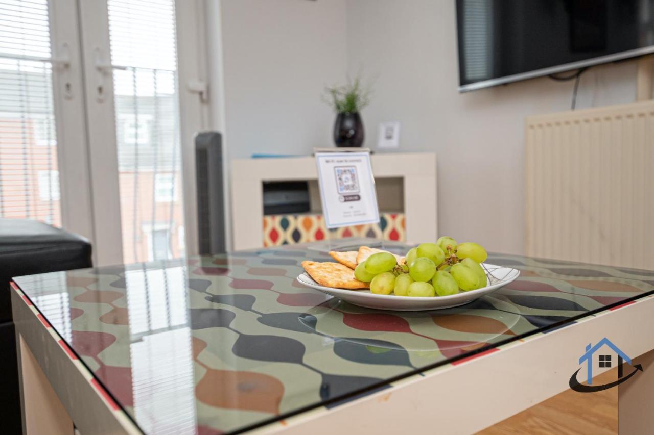 Garfield House, 3 Bed House, Sleeps 7, Nr Rushden Lakes, Allocated Parking, Corporates Welcome Wellingborough Exterior photo